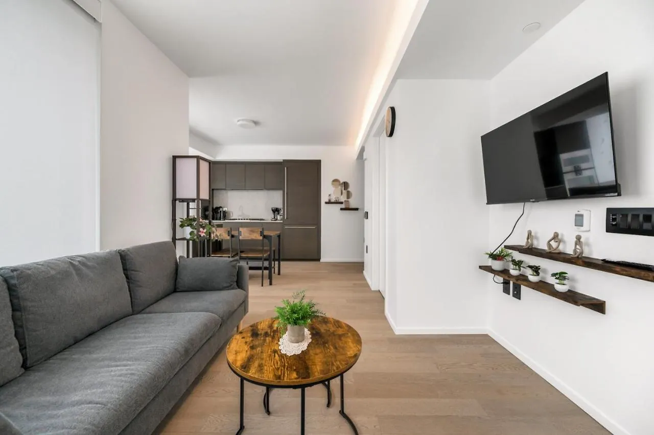 Skyline Retreat 2Br Condo Stunning City Views Vancouver