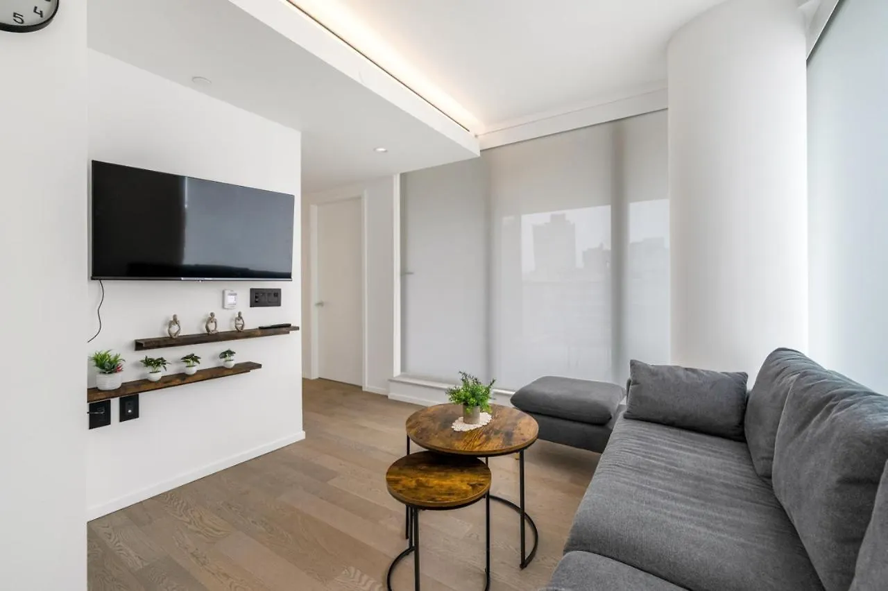 Skyline Retreat 2Br Condo Stunning City Views Vancouver