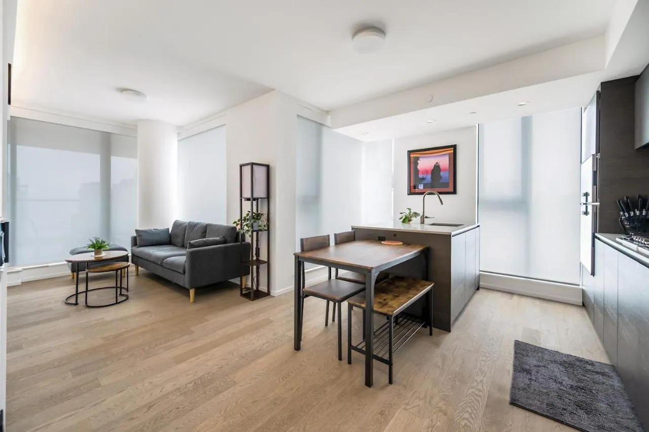 Apartment Skyline Retreat 2Br Condo Stunning City Views Vancouver